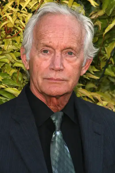 Lance Henriksen headshot