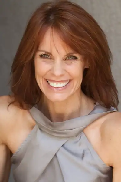 Alexandra Paul headshot