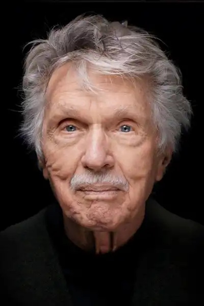 Tom Skerritt headshot