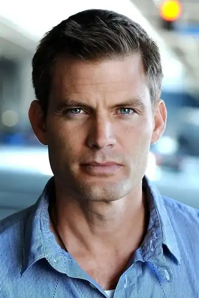 Casper Van Dien headshot