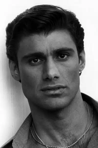 Steven Bauer headshot