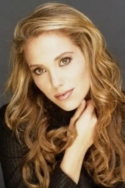 Elizabeth Berkley headshot