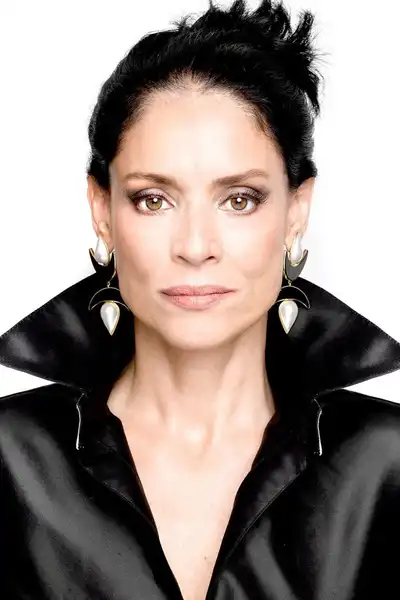 Sonia Braga headshot