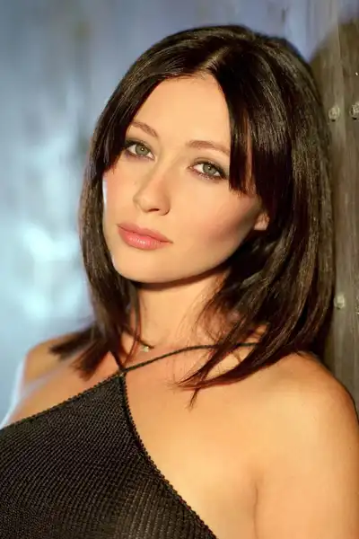 Shannen Doherty headshot