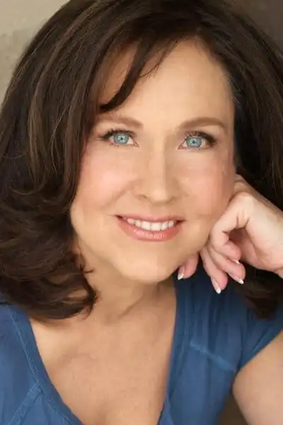 Erin Gray headshot