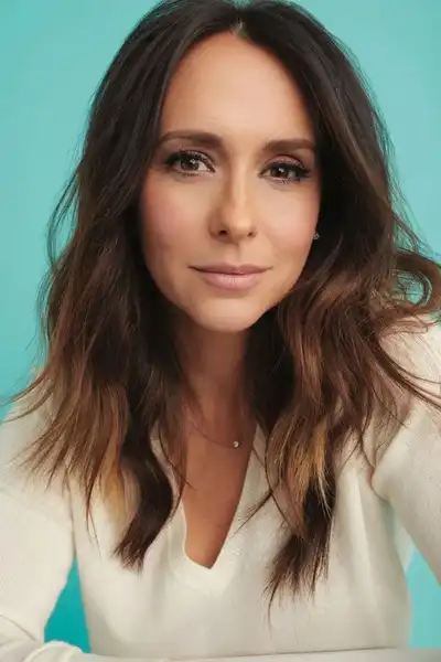 Jennifer Love Hewitt headshot