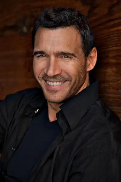 Adrian Paul headshot