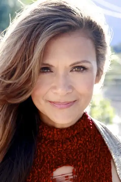Nia Peeples headshot