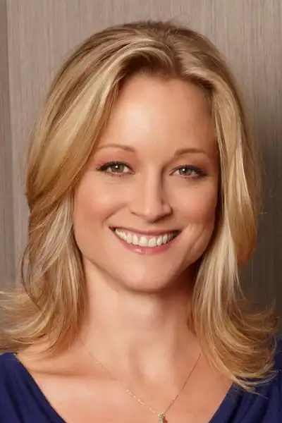 Teri Polo headshot