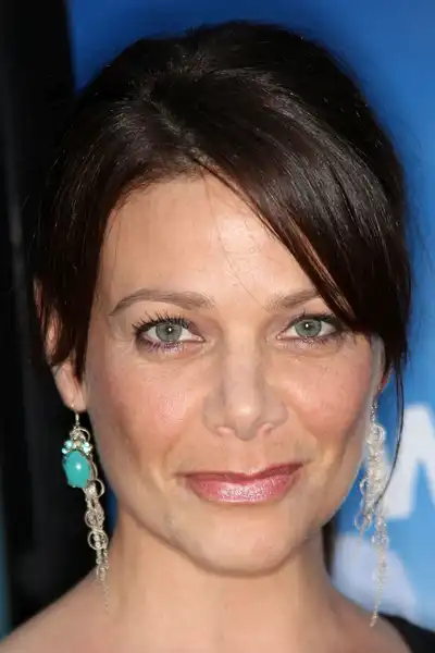Meredith Salenger headshot