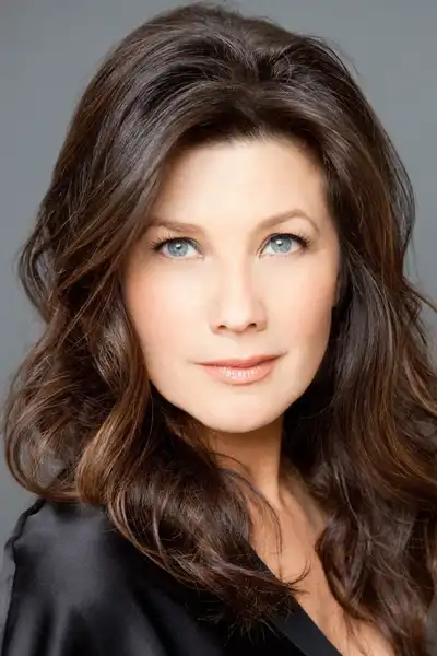 Daphne Zuniga headshot