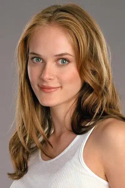 Rachel Blanchard headshot