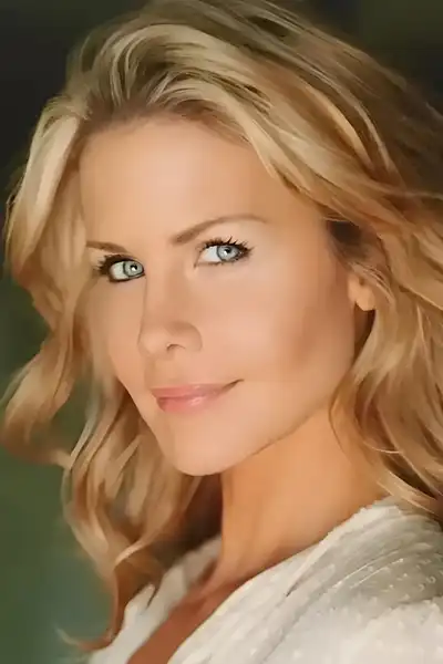 Josie Davis headshot