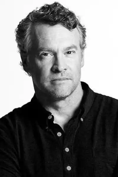 Tate Donovan headshot