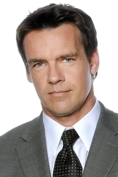David James Elliott headshot
