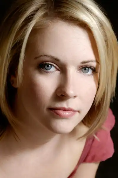 Melissa Joan Hart headshot