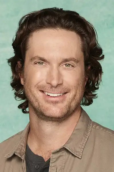 Oliver Hudson headshot