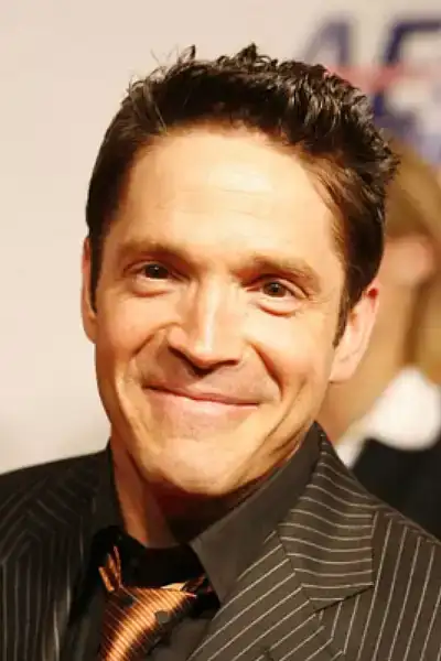 Dave Koz headshot