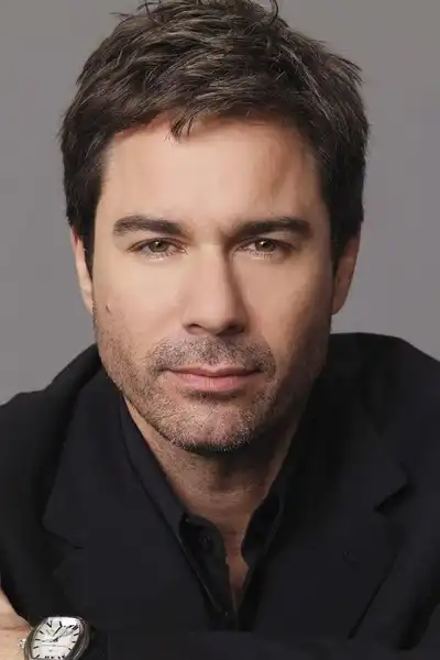 Eric McCormack headshot