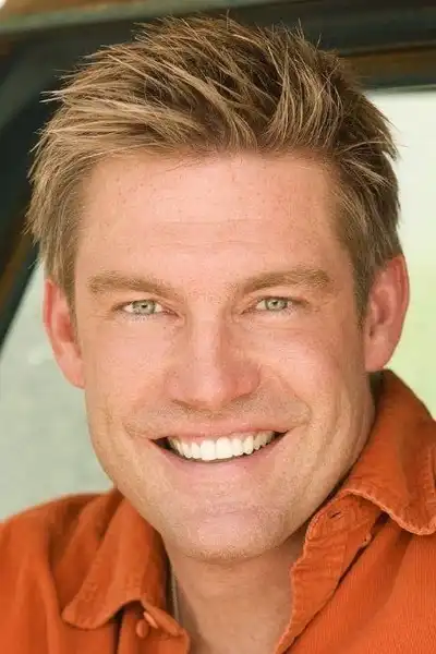 Judson Mills headshot