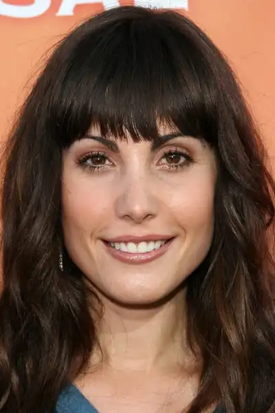 Carly Pope headshot