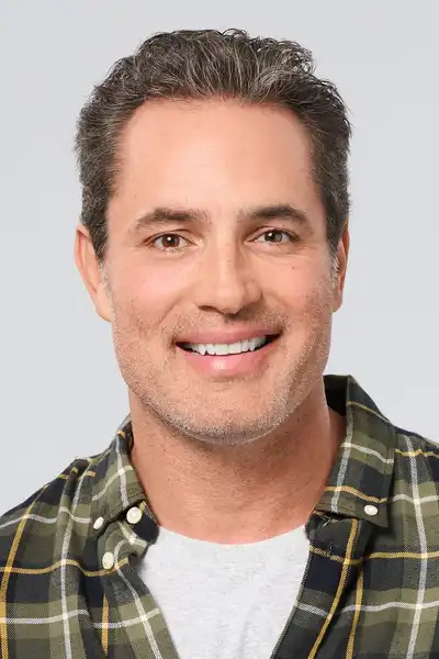 Victor Webster headshot