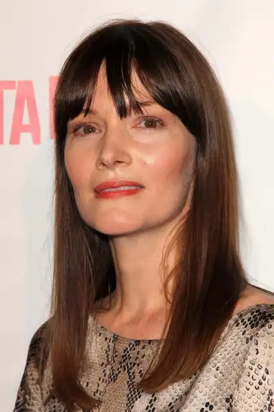 Annika Peterson headshot