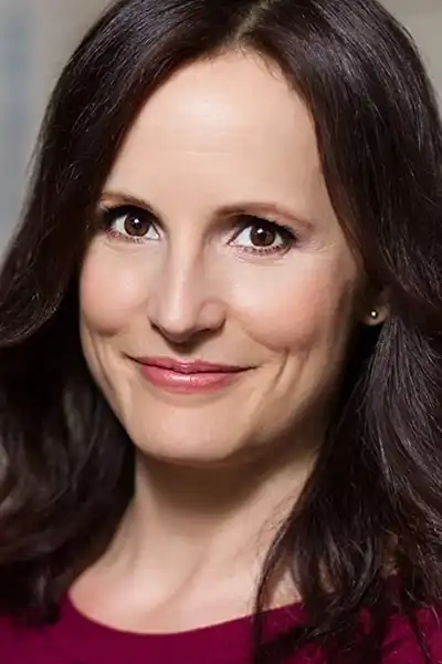 Enid-Raye Adams headshot