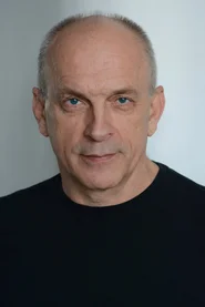 Tomas Arana headshot