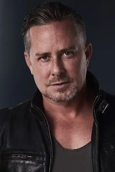 Dean Armstrong headshot