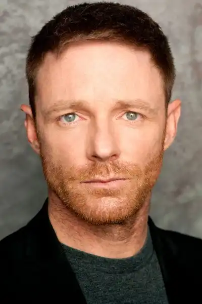 Mackenzie Astin headshot