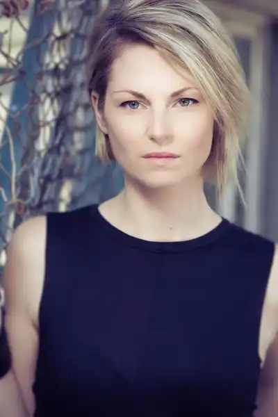 Alika Autran headshot