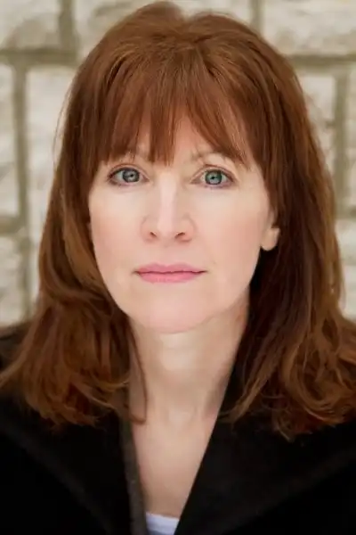 Carolyn Backhouse headshot