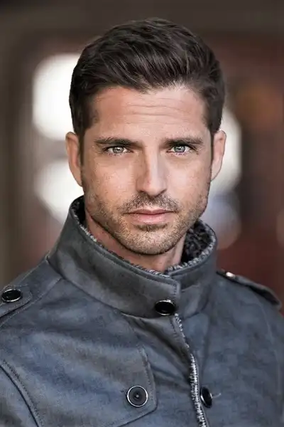 Scott Bailey headshot