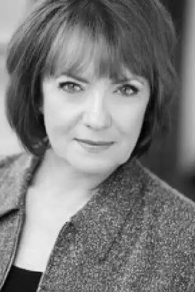 Paula Barrett headshot