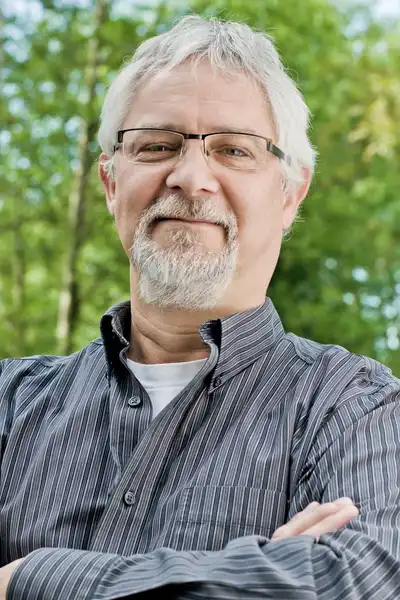 Hal Beckett headshot