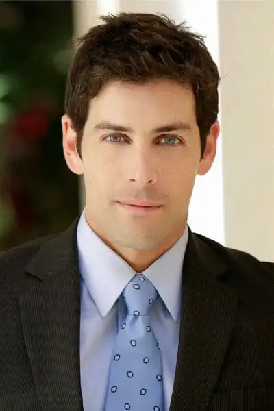 Jordan Belfi headshot