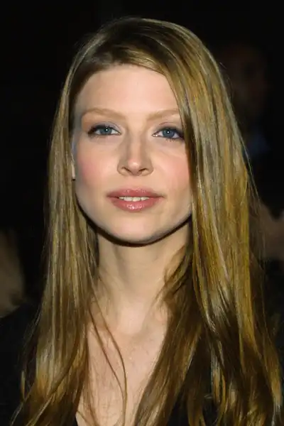 Amber Benson headshot