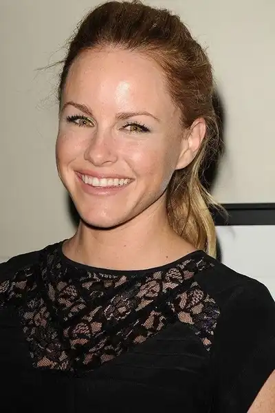 Julie Berman headshot