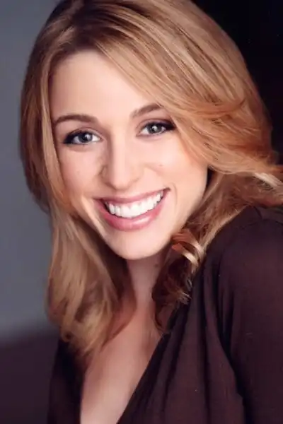 Laura Bertram headshot