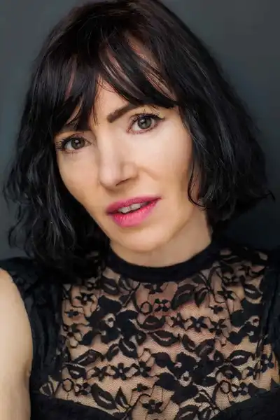 Victoria Bidewell headshot