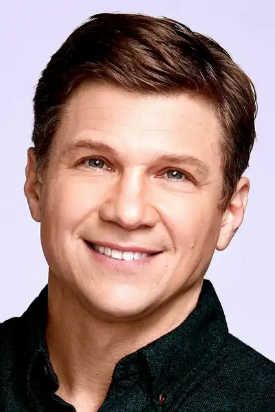 Marc Blucas headshot