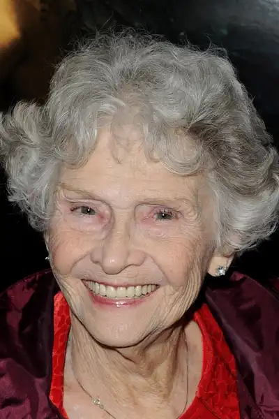 Jeanette Miller headshot