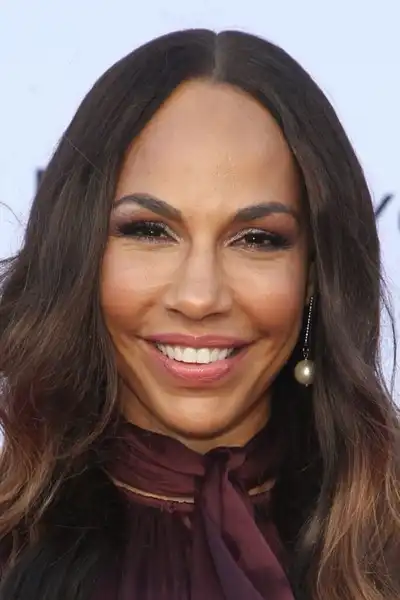 Amanda Brugel headshot