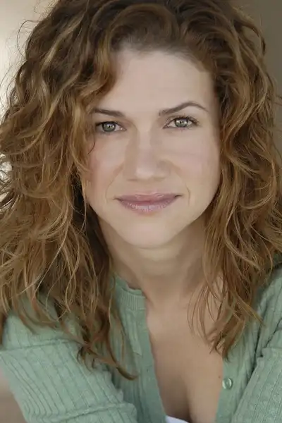 Hedy Burress headshot