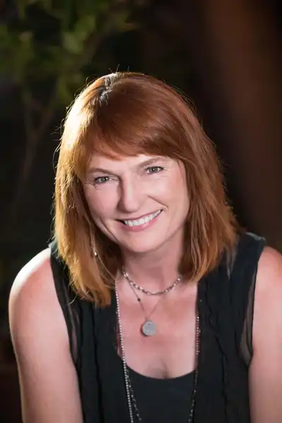 Victoria Burrows headshot