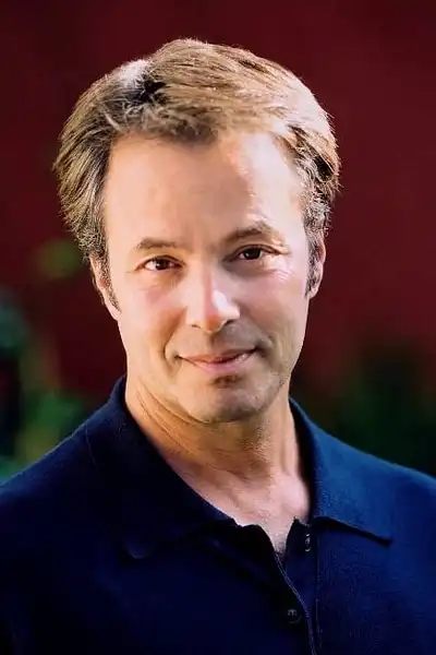 Philip Casnoff headshot