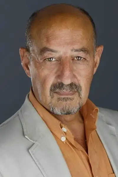Manuel Cauchi headshot