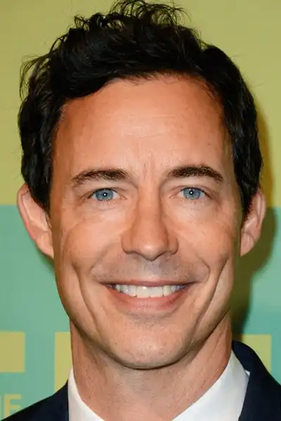 Tom Cavanagh headshot