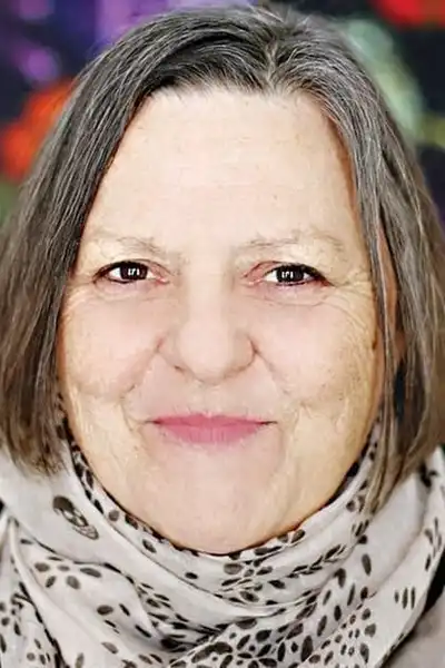 Nicola Cavendish headshot